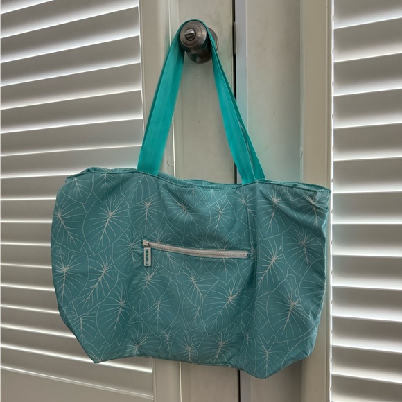 Hawaiian Leaf Tote Bag - Picture 2 of 9